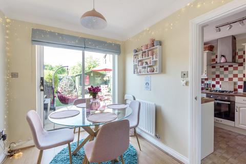 35 Acer Drive, West End, Woking, GU24 9XJ