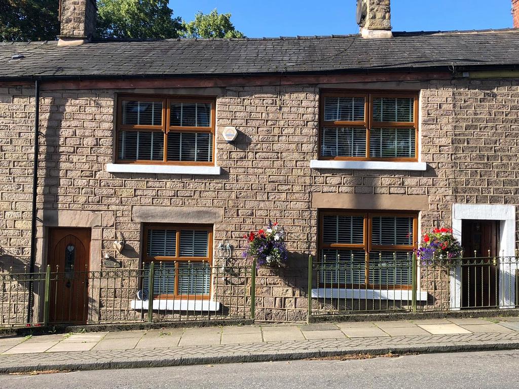 Lower Market Street, Broadbottom, Hyde, Greater Manchester, SK14 3 bed