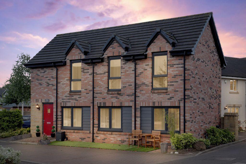 Sir James Black Court, Uddingston... 2 bed detached house £214,000