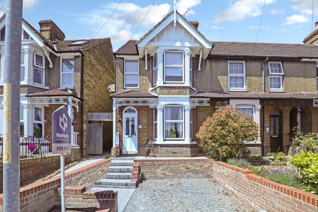 Borden Lane, Sittingbourne, Kent, ME10 1DB 4 bed end of terrace house