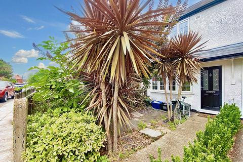 2 bedroom terraced house to rent, Dean Road, Hampton TW12