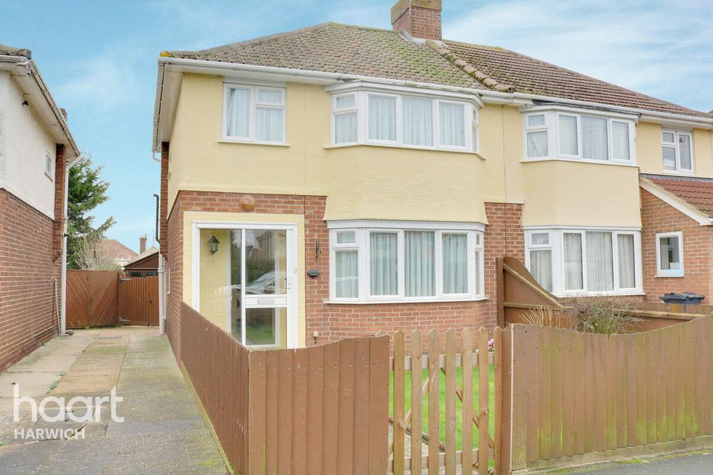 Ramsey Road, Harwich 3 bed semidetached house £250,000