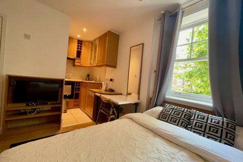 undefined, Fulham Palace Road, Hammersmith, London W6