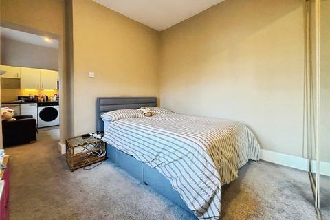 Studio to rent, Edith Road, London, W14