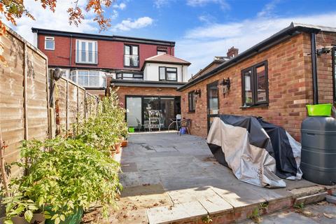 93 Herent Drive, Ilford, IG5 0HF