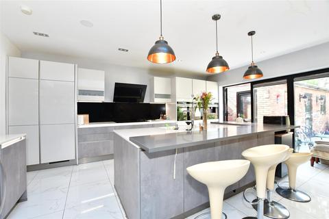 93 Herent Drive, Ilford, IG5 0HF