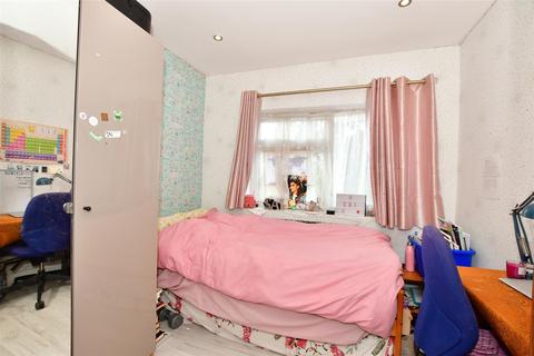 93 Herent Drive, Ilford, IG5 0HF