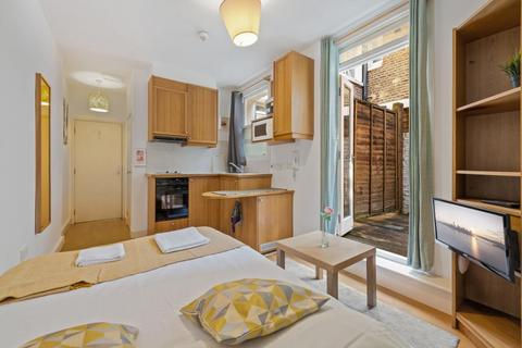 Studio to rent, Fairholme Road, West Kensington, London, W14