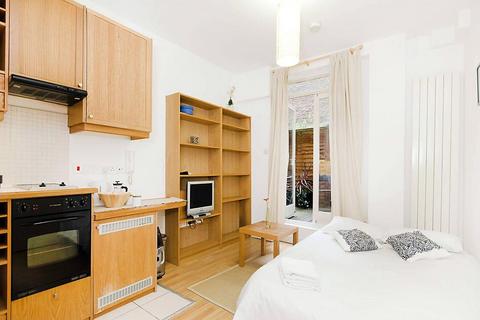 Studio to rent, Fairholme Road, West Kensington, London W14