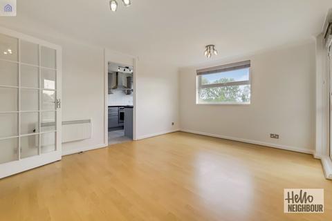2 bedroom apartment to rent - Linksway, London, NW4