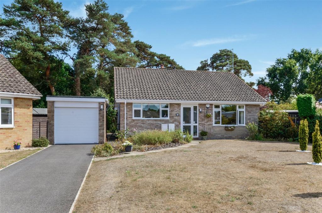 Maloren Way, West Moors, Ferndown, Dorset, BH22 3 bed bungalow for sale