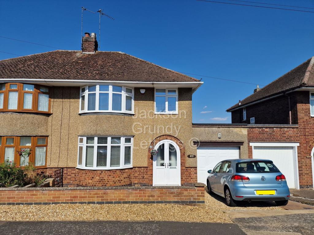 Southfield Road, Duston, Northampton... 3 bed semidetached house £