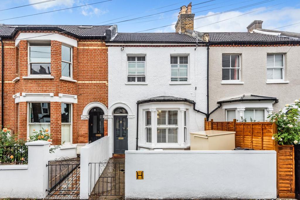 Clive Road, West Dulwich 3 bed terraced house £825,000