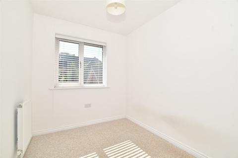 2 Bourne Avenue, Horley, RH6 8GL