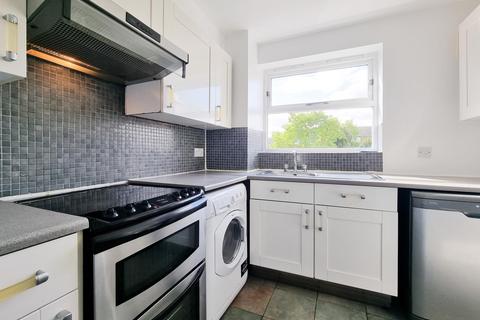 2 bedroom flat to rent, Macmillan Way, Tooting Bec