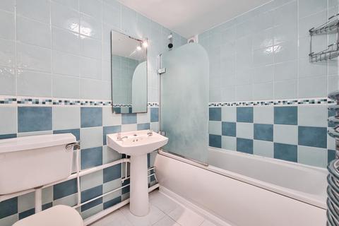 2 bedroom flat to rent, Macmillan Way, Tooting Bec