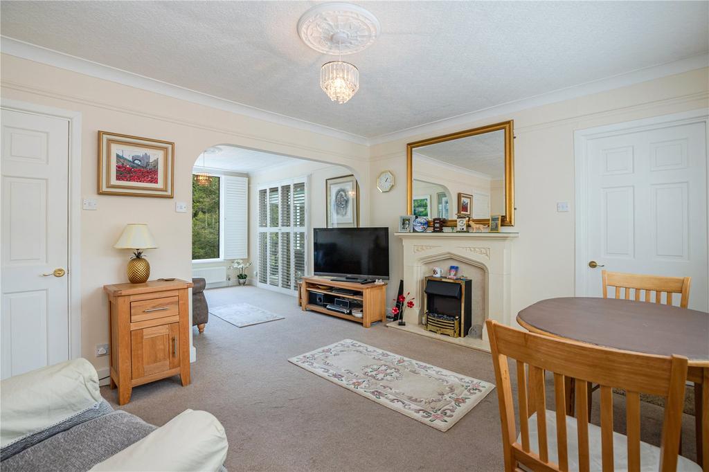 Sitting/Dining Room