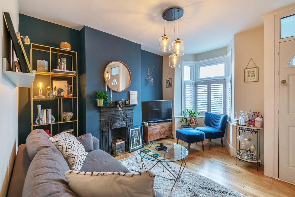 Northwood Road, Thornton Heath 2 bed terraced house £400,000