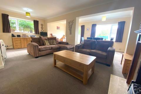 10 Thistleholme Close, Northampton, NN2 7LH