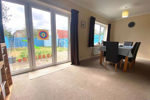 10 Thistleholme Close, Northampton, NN2 7LH
