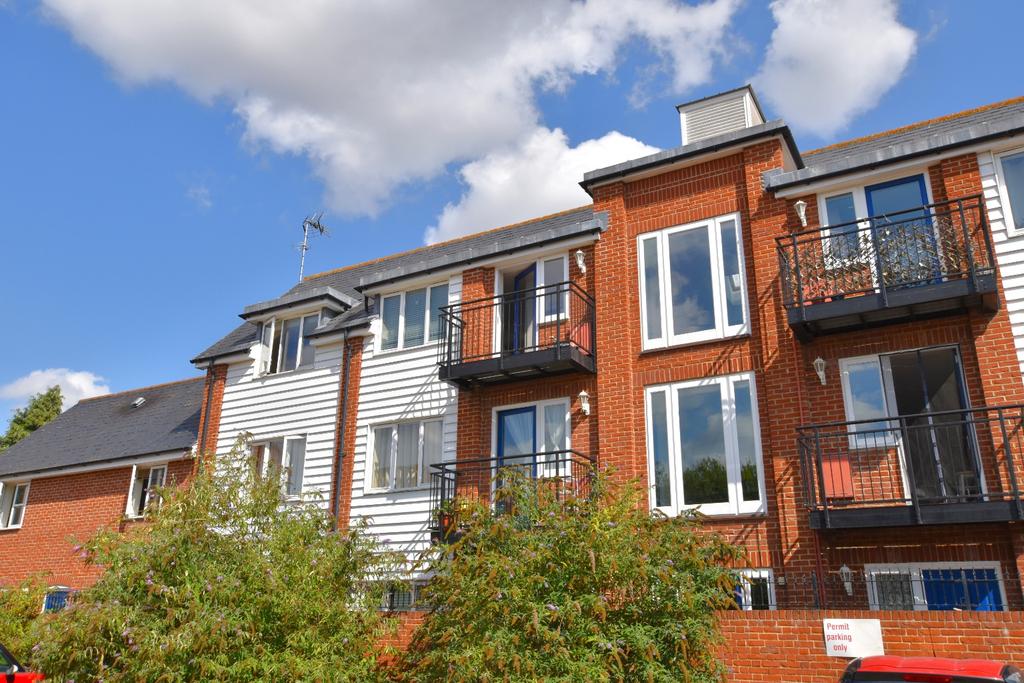 Old Mill Close, Maldon, Essex, CM9 1 bed apartment £125,000