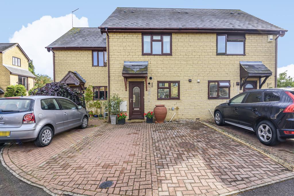 Bicester, Oxfordshire, OX26 3 bed terraced house £385,000