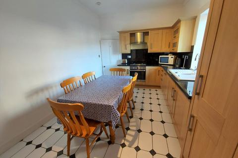 2 bedroom flat to rent, Fountainhall Road, The West End, Aberdeen, AB15