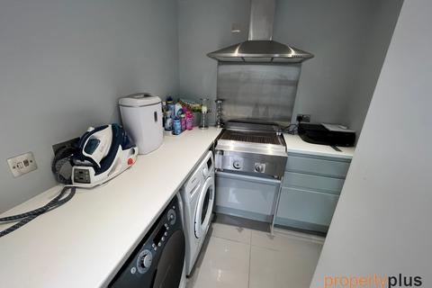 8 Cwrt Gellifaelog, Tonypandy, CF40 1DX