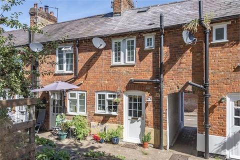 2 bedroom cottage for sale - High Street, Weedon, Buckinghamshire.