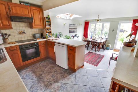 49 Brighton Road, Reading, RG6 1PS