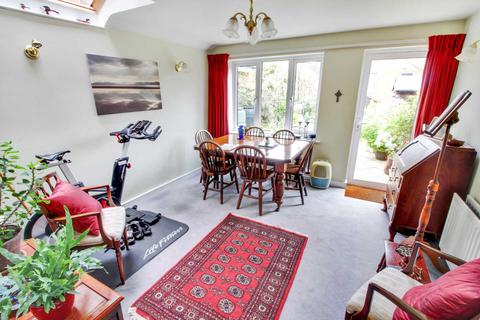 49 Brighton Road, Reading, RG6 1PS