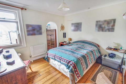 49 Brighton Road, Reading, RG6 1PS