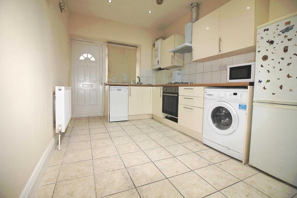 Emanuel Avenue, Acton 1 bed flat - £1,350 pcm (£312 pw)