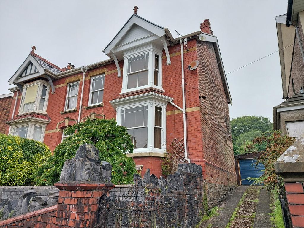 Clare Road, Ystalyfera, Swansea. 4 bed semidetached house £195,000