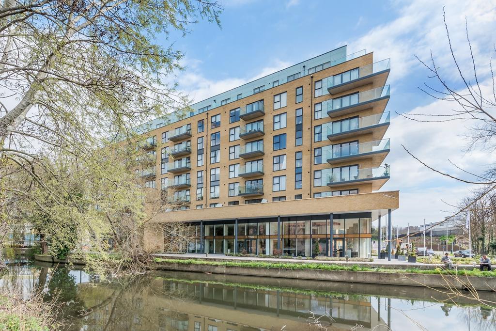 The Duke, Langley Square, Dartford DA1 1 bed apartment £250,000