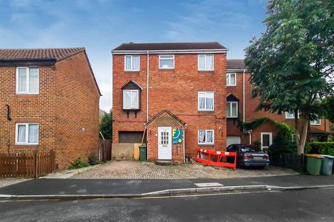 35 Linton Gardens, London, E6 5SQ