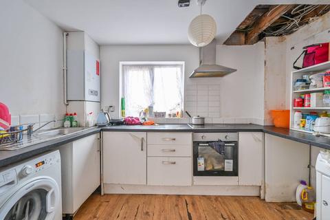 35 Linton Gardens, London, E6 5SQ