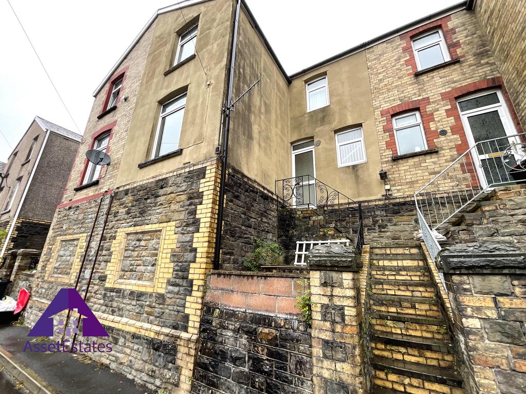 Vivian Street, Abertillery, NP13 2LF 2 bed terraced house £525 pcm (£