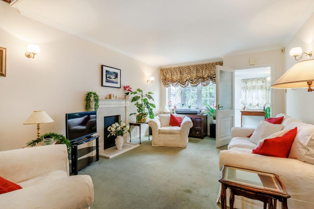 Field Way, Rickmansworth, WD3 4 bed house £600,000