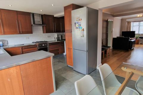 208 Church Hill Road, East Barnet, Barnet, EN4 8PP