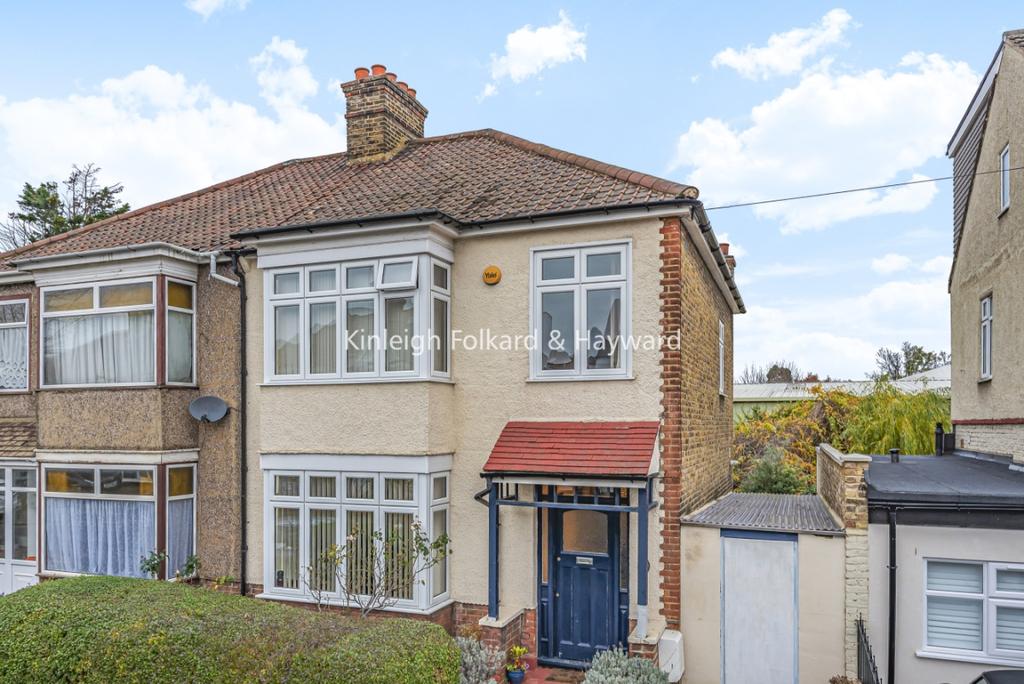 Holme Lacey Road Lee SE12 3 bed end of terrace house £1,950 pcm (£450 pw)