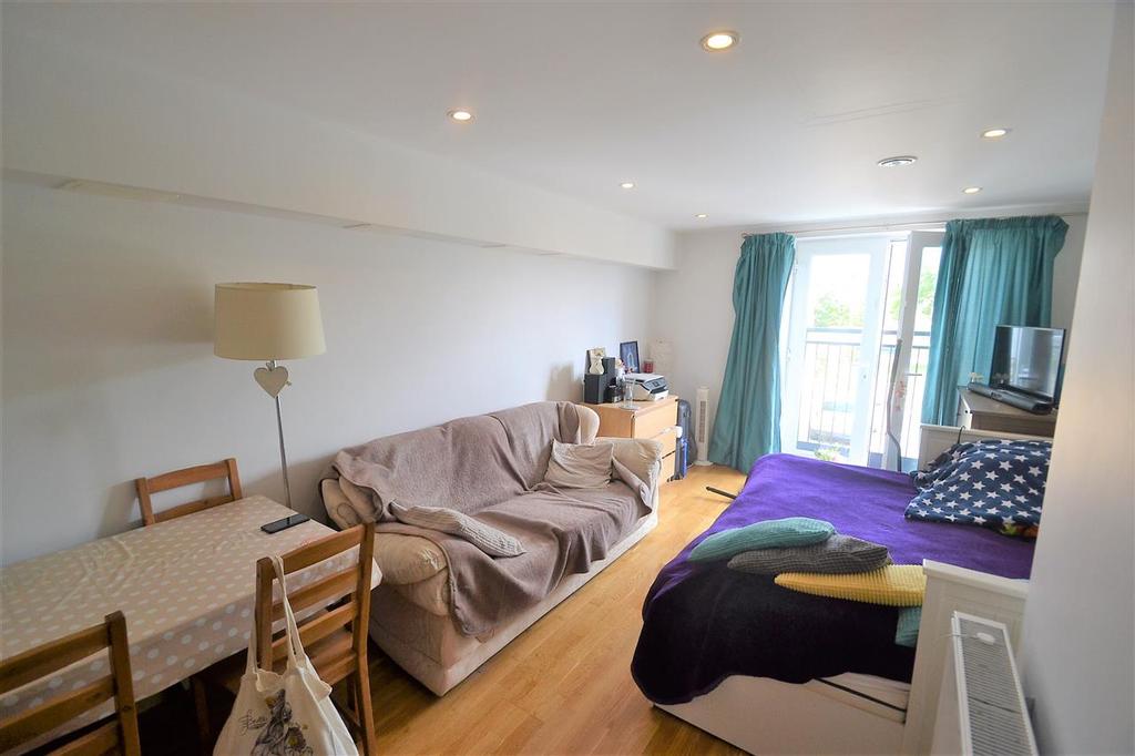 Datchet House, Hounslow 1 bed apartment £245,000