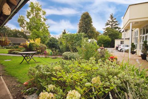 2 bedroom flat for sale, Chorleywood Lodge Lane, Chorleywood