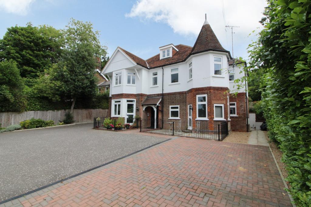 Charlewoode House, Beulah Place, Common Road, Chorleywood, WD3 2 bed flat for sale £435,000