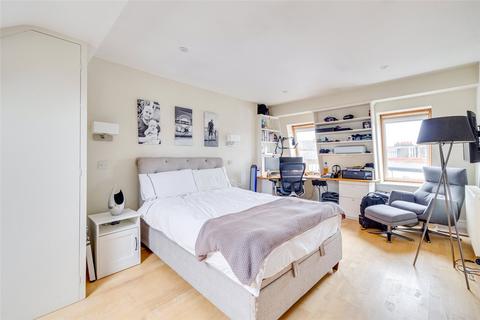 3 bedroom terraced house to rent, Filmer Road, London, SW6