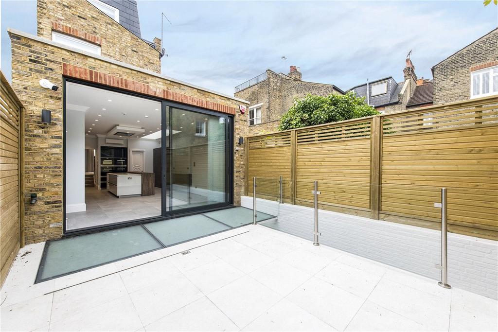 Kimbell Gardens, London, SW6 5 bed end of terrace house £8,400 pcm (£