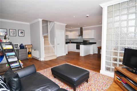 2 bedroom apartment for sale - Knights Place, Twickenham, Middlesex, UK, TW2