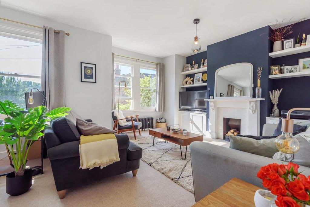 Cargill Road, Earlsfield 3 bed for sale £825,000