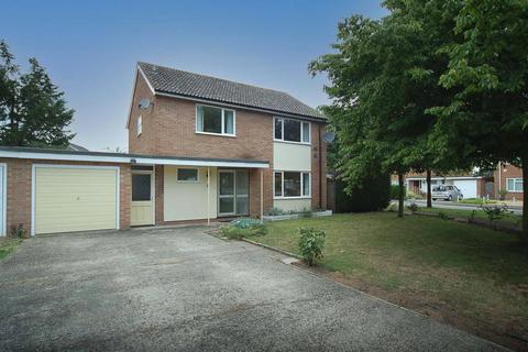 4 bedroom detached house to rent, St Helena Walk, Mildenhall, Bury St. Edmunds, Suffolk, IP28