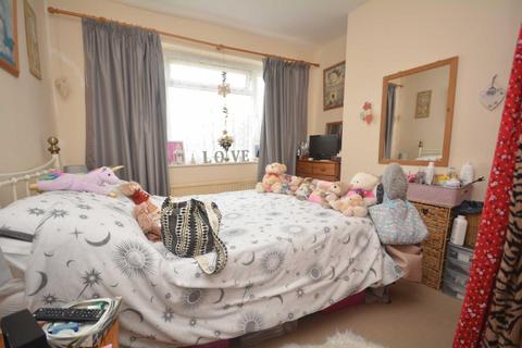 2 bedroom semi-detached bungalow for sale - Vine Close, Ramsgate